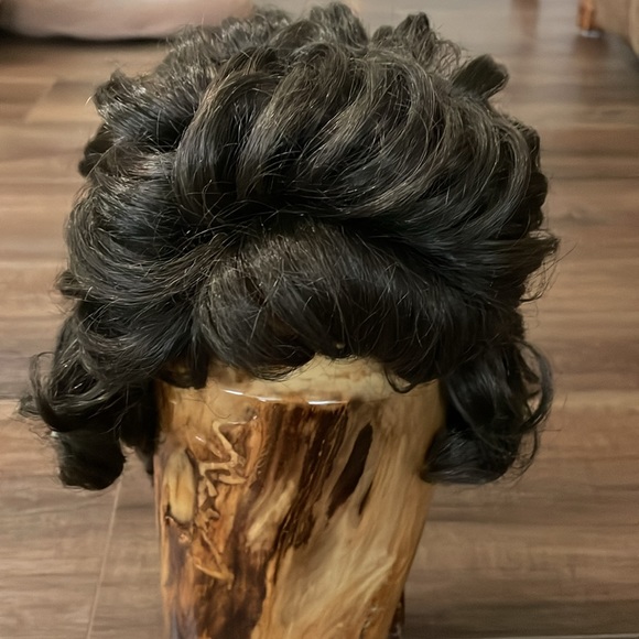 Short Brown Curly wig Hong Kong
